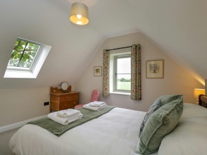 Cotswold Honey Coloured Cottage image 11