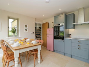 Cotswold Honey Coloured Cottage image 7