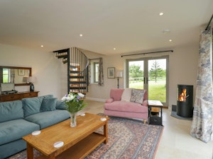 Cotswold Honey Coloured Cottage image 6