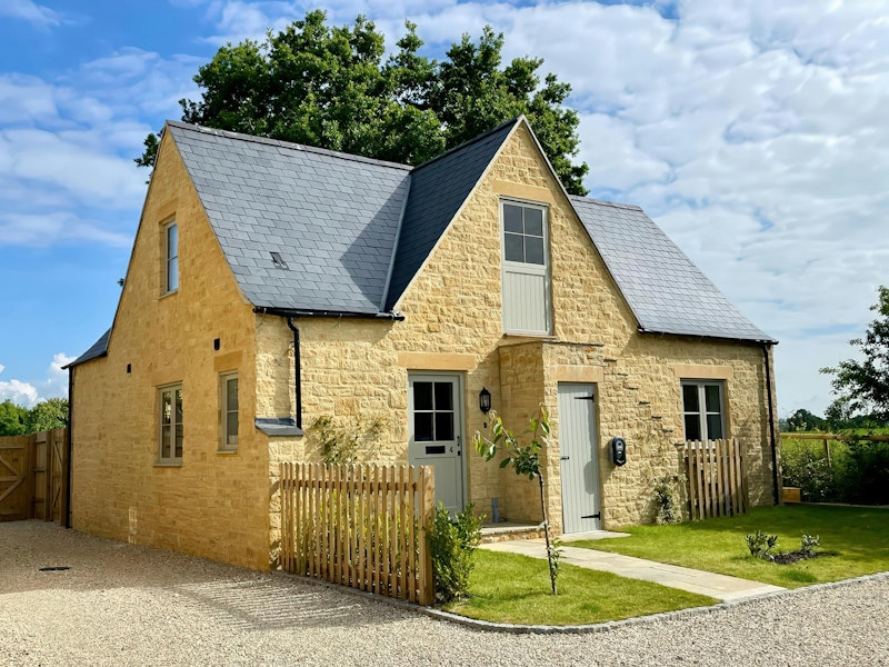 Cotswold Honey Coloured Cottage additional image