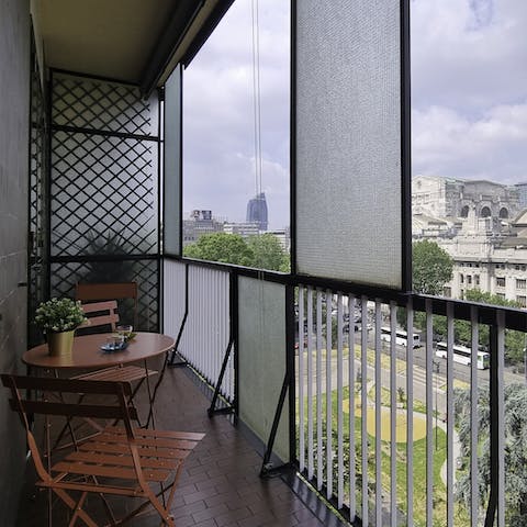 Toast the day's end with a glass of Franciacorta on the balcony