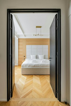 Elegant Parisian Residence image 14