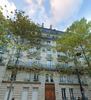 Elegant Parisian Residence image 12