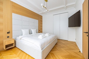 Elegant Parisian Residence image 9