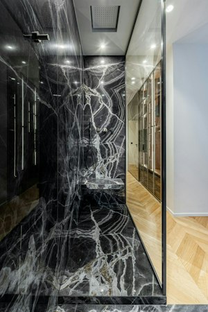 Elegant Parisian Residence image 7