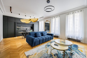 Elegant Parisian Residence image 3