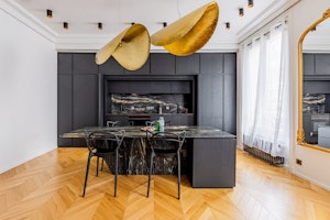 Elegant Parisian Residence image 2