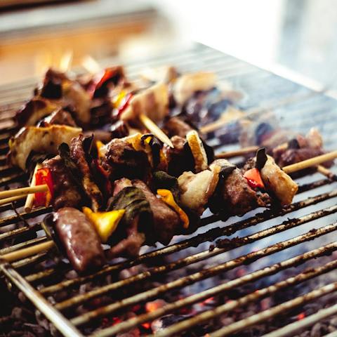 Borrow a barbecue from the hosts on summer days