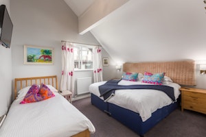 Salt Lodge image 12