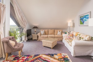 Salt Lodge image 9