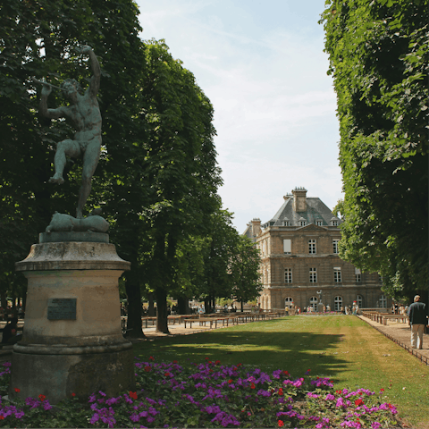 Soak up the magic of Paris from Jardin du Luxembourg