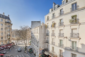 Parisian Nightlife image 12