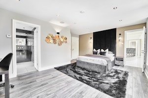 Total Splendour image 7