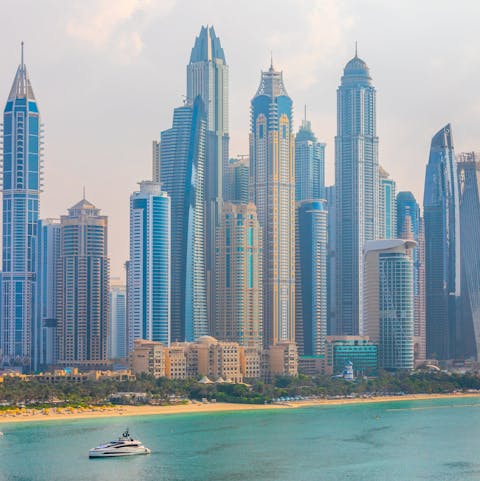 Take Dubai’s Speedboat across The Palm and The Marina, moments away