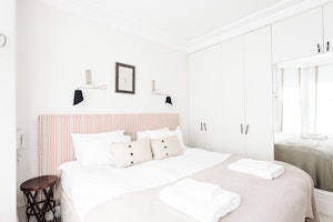Garden Apartment in Chelsea image 3