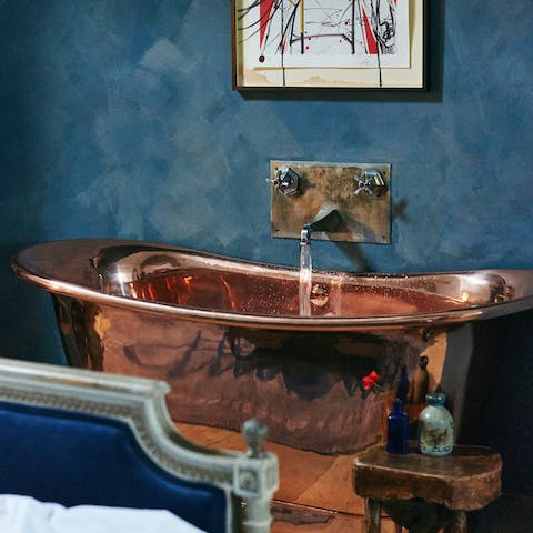Unwind in the free-standing copper bathtub, after a day of exploring the natural beauty of Lochgilphead