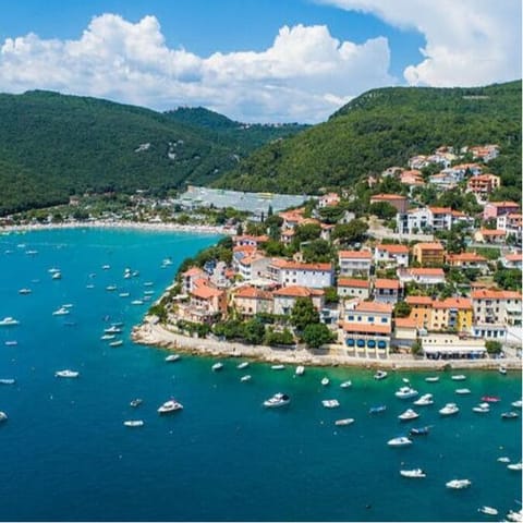 Reach the red-roofed town of Rabac in just ten minutes