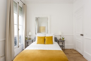 The Parisian Echo image 4