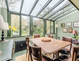 Cottage Hideaway image 4