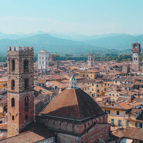 Discover the delights of the walled city, such as the San Michele in Foro church, three minutes away