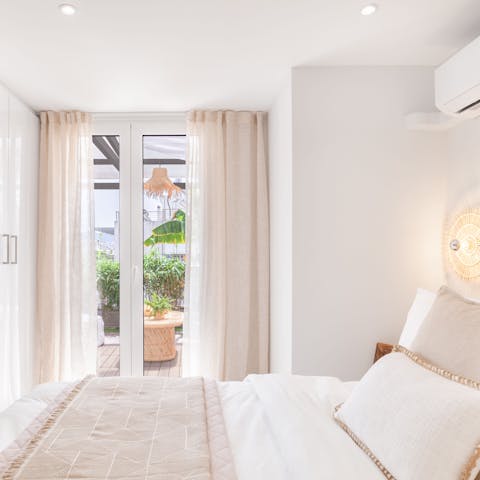 Wake up in the beautiful main bedroom and step straight out onto the terrace for a hit of morning sunshine