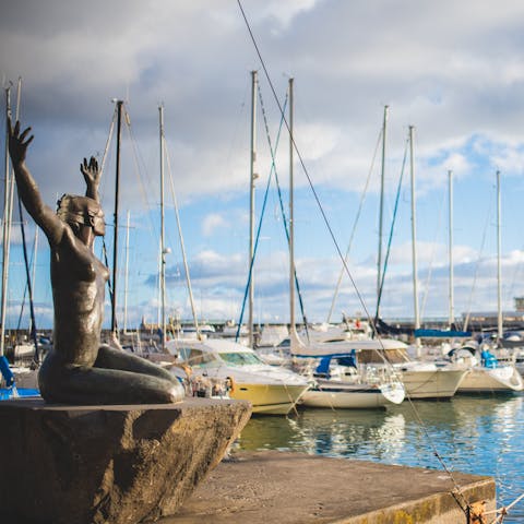 Stroll down to Funchal Marina, 600m away, and explore by the sea