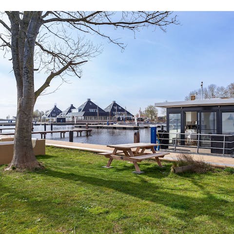 Stay in the beautiful Marina of Sneek with plenty of water sports opportunities 