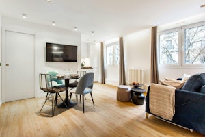 Saint-Martin Modern image 6