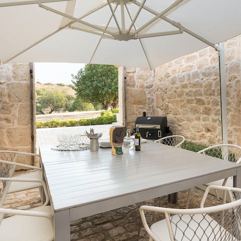 Enjoy an alfresco barbecue in the evening after a busy afternoon of exploring