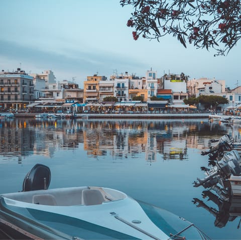 Explore the atmospheric streets of Agios Nikolaos