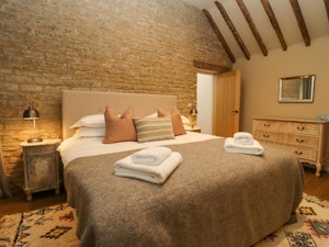 Cotswolds Barn image 6