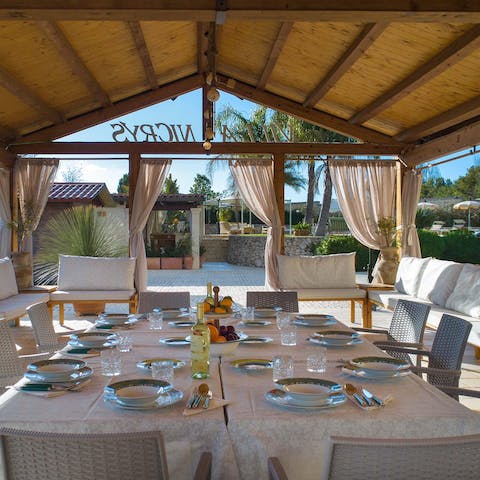 Enjoy all your meals alfresco in the large sheltered dining area